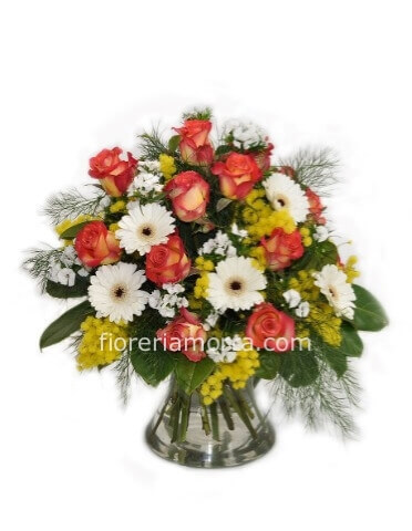 Bouquet di fiori misti con mimosa